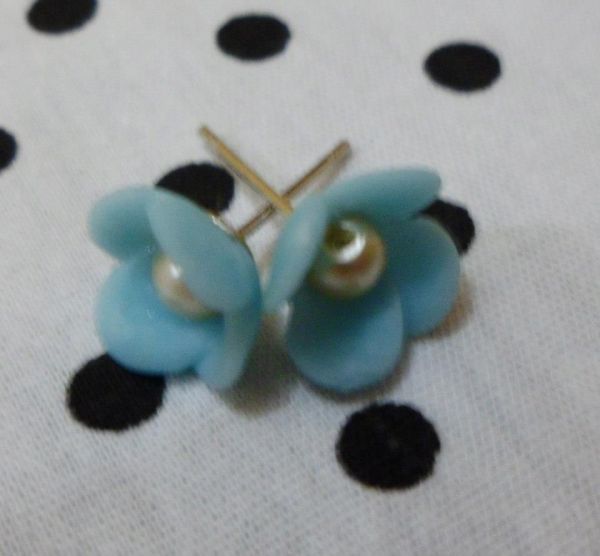 brinco violeta Azul
